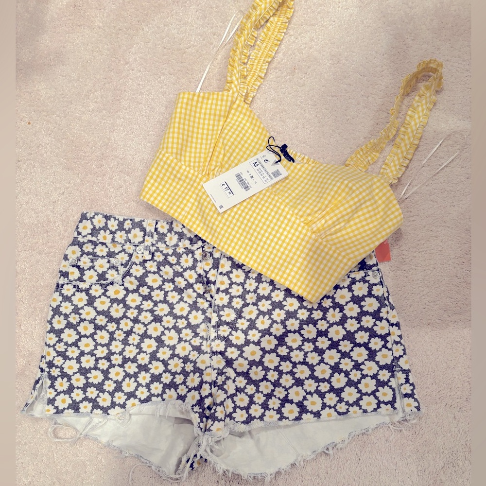 Zara daisy print denim shorts / yellow gingham tank